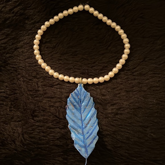 Faux Pearls & One if Kind Rare Unique Leaf Handmade Necklace - Picture 14 of 17